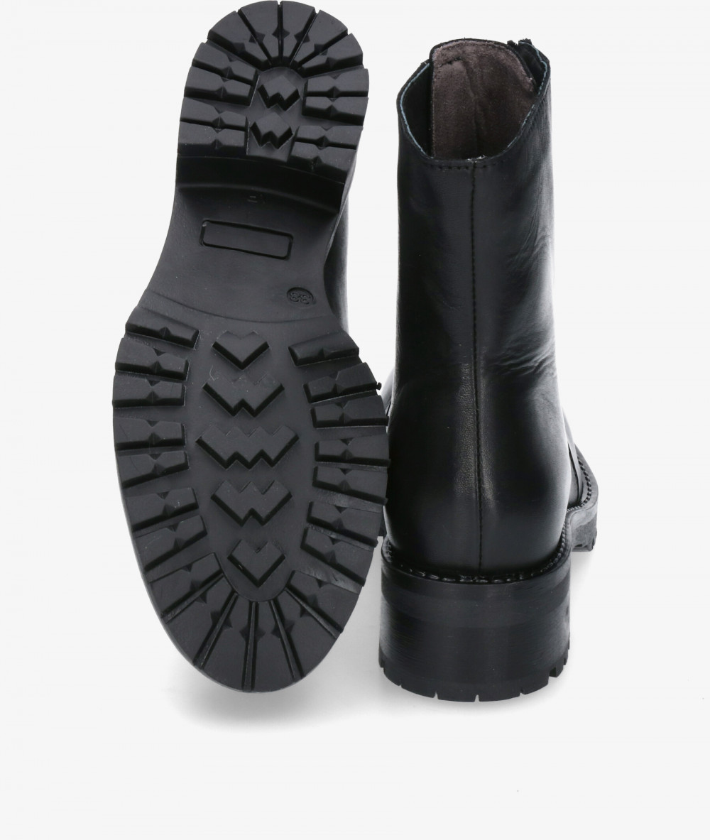 Botines Traveris  B-1377 M en negro