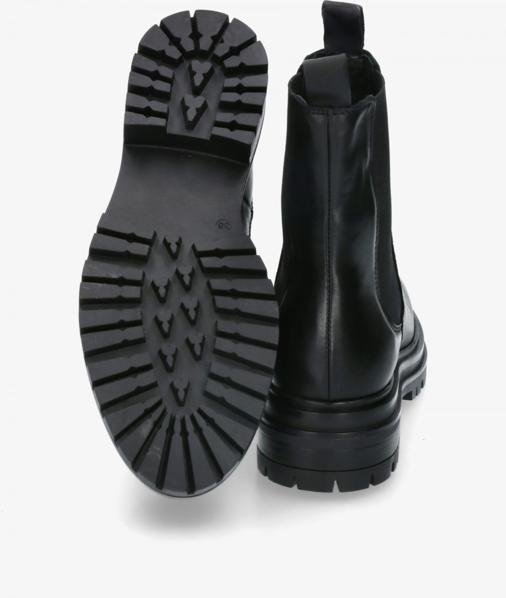 Botines Traveris B 2577 en negro