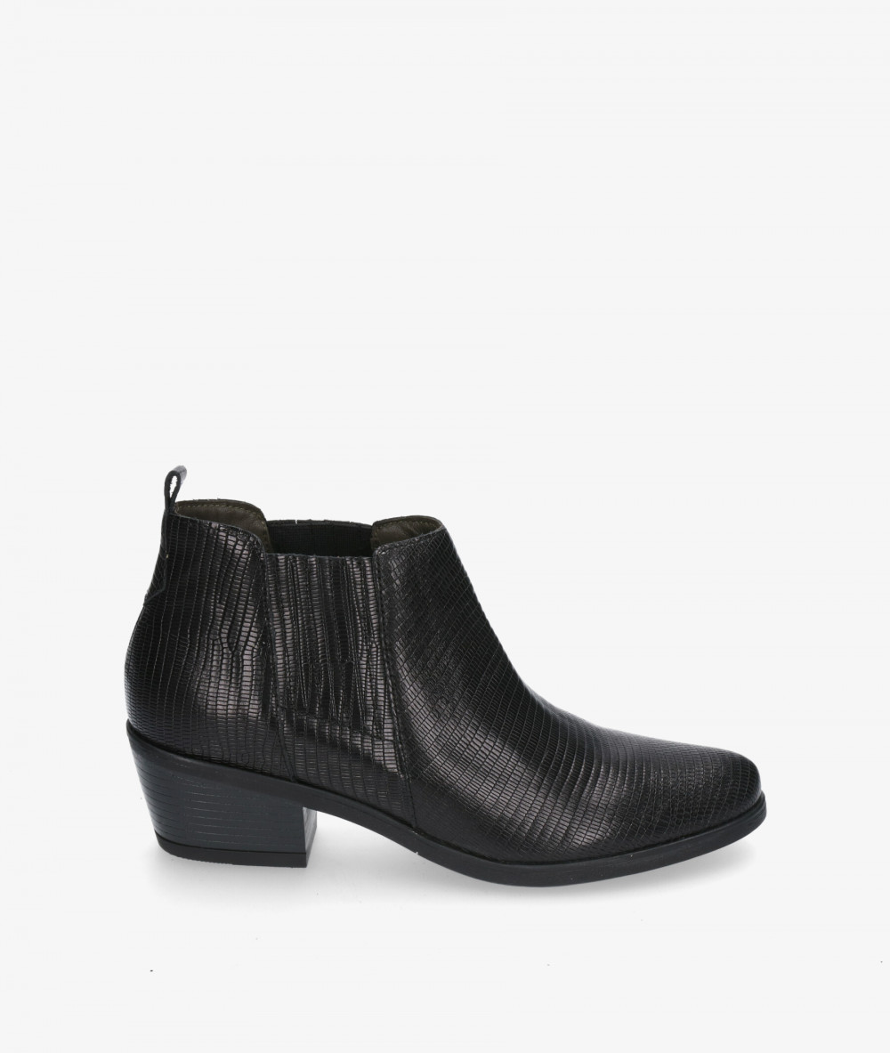 Botines Funny Lola  3450 en negro Botines Funny Lola  3450 en negro