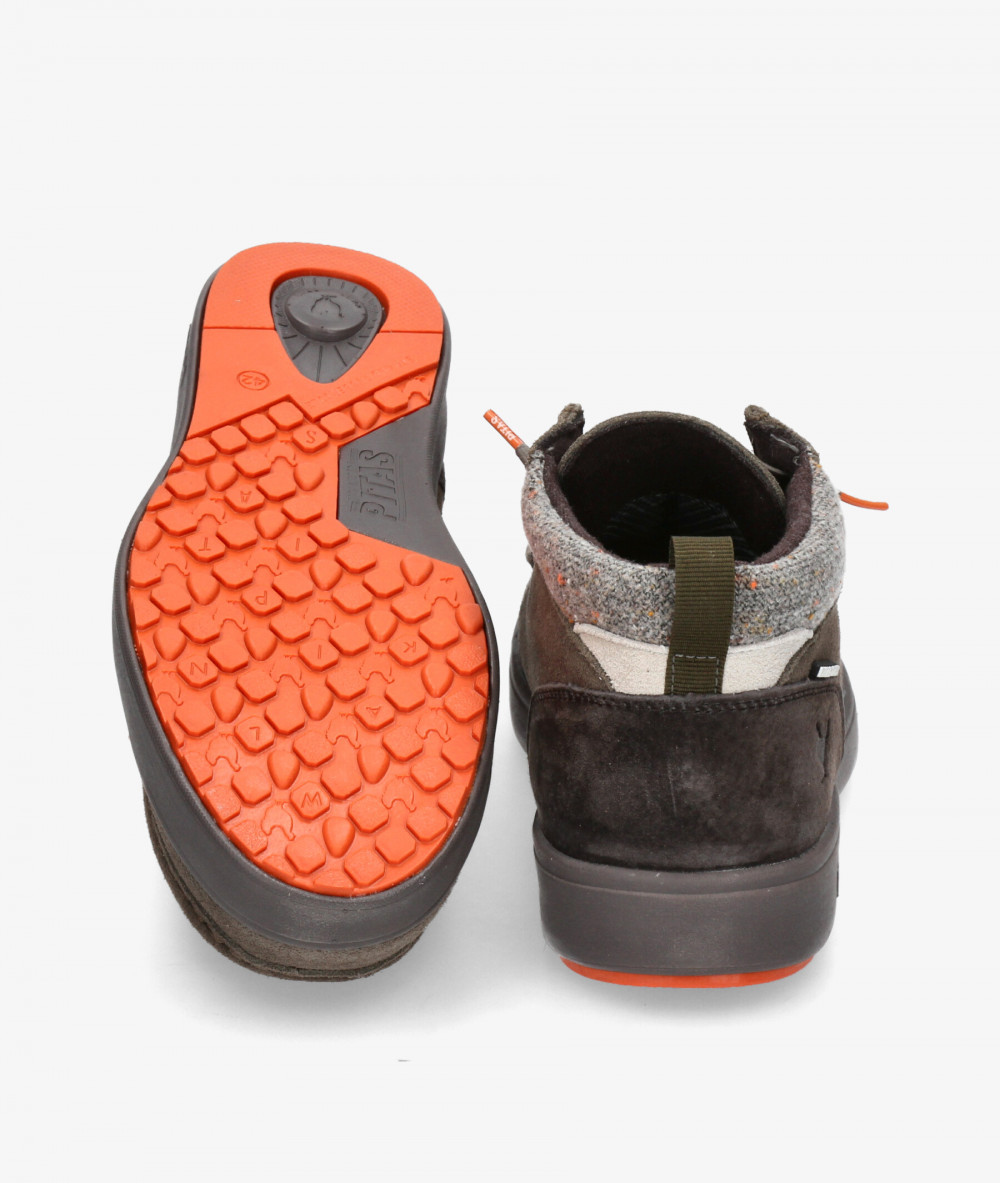 New in Man Walk in Pitas