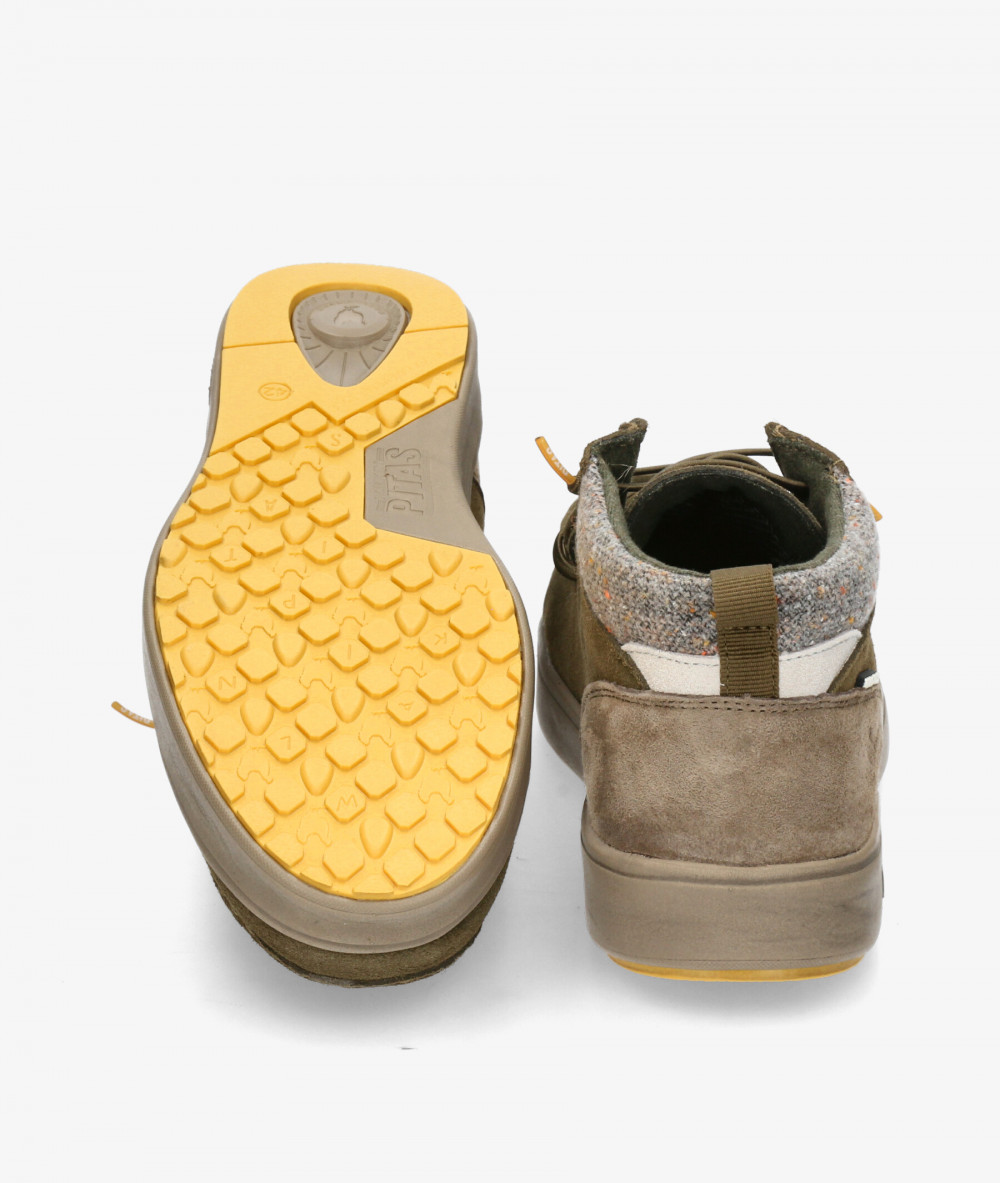 New in Man Walk in Pitas