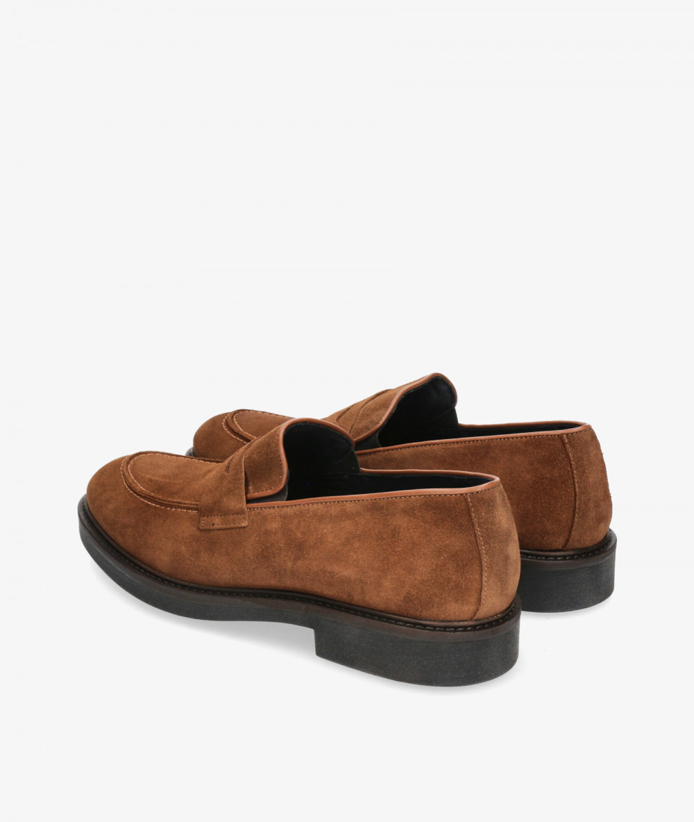 Zapatos de vestir Traveris 28092 en serraje marrón Zapatos de vestir Traveris 28092 en serraje marrón