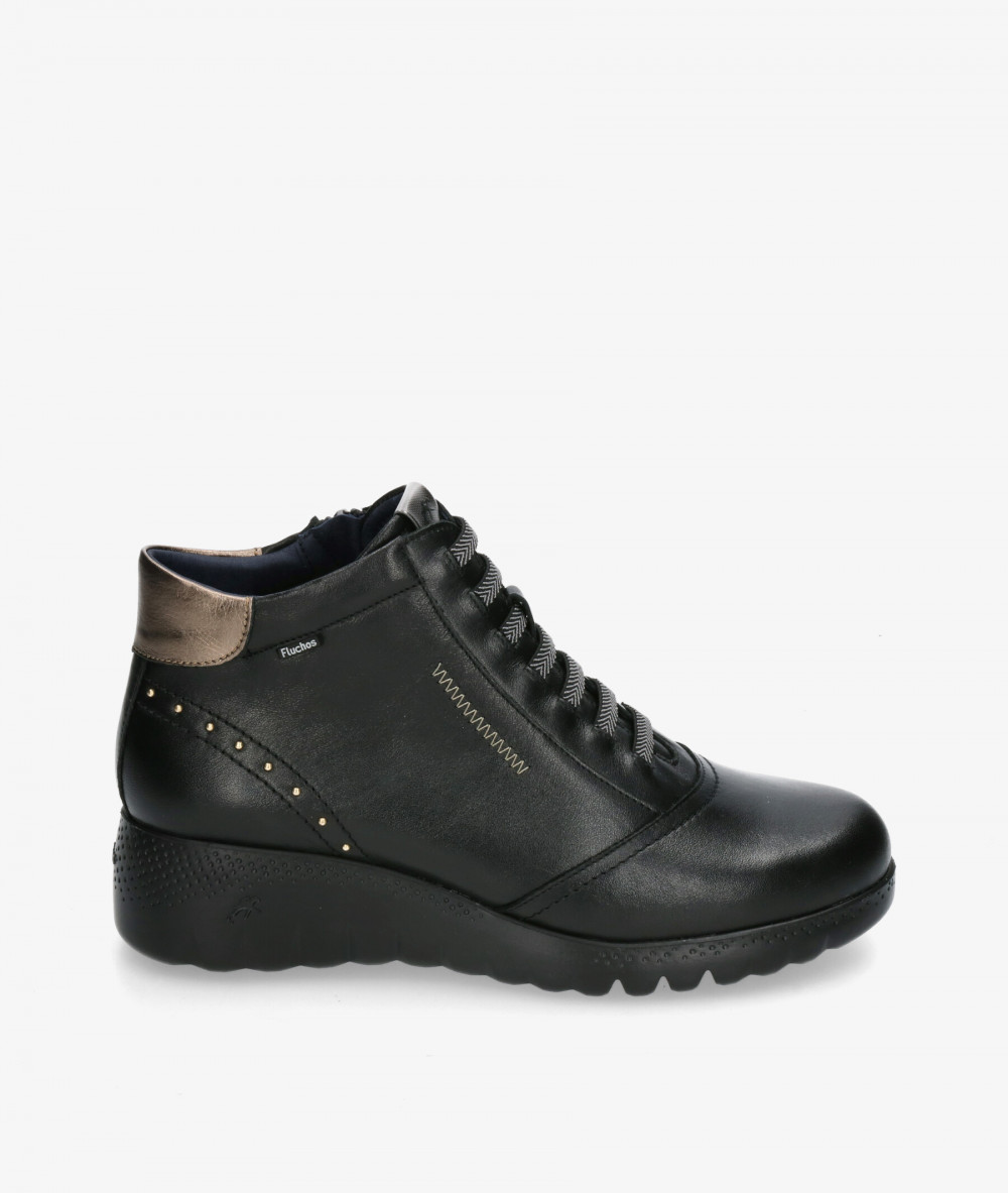 Botines Fluchos  F2246 en negro Botines Fluchos  F2246 en negro