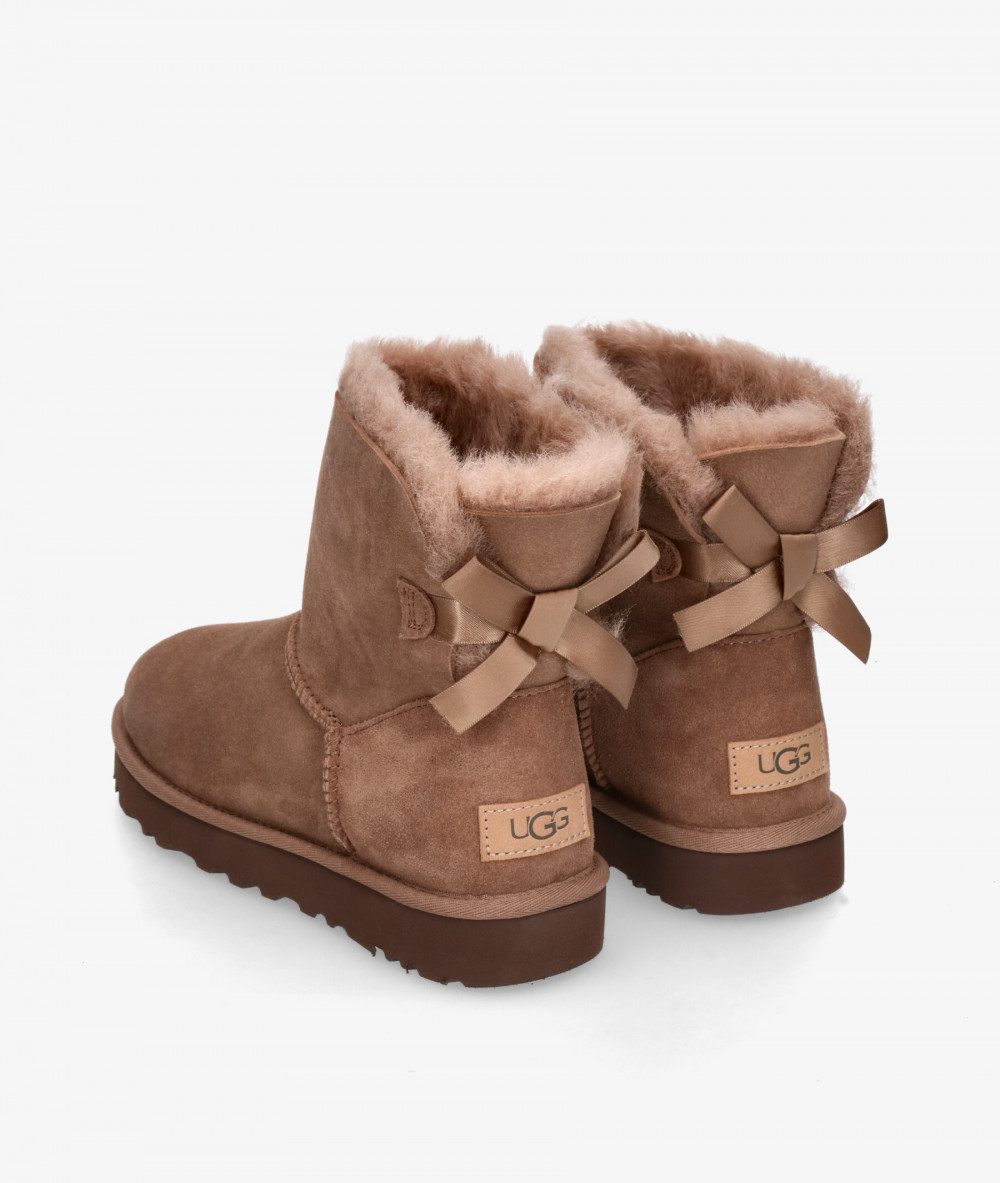 Botas UGG MINI BAILEY BOW en topo