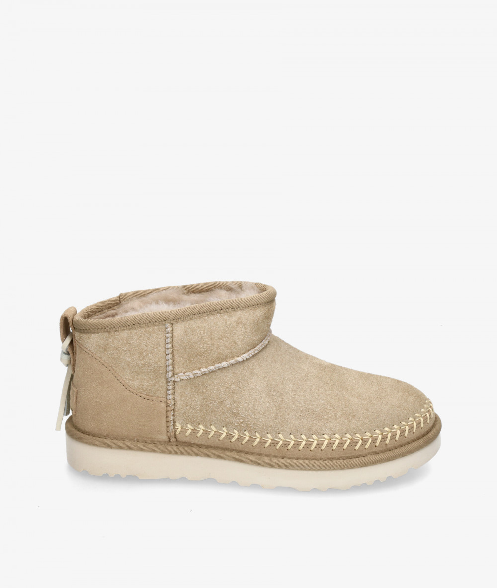 Botines UGG CLASSIC ULTRA MINI BIARRITZ en beige