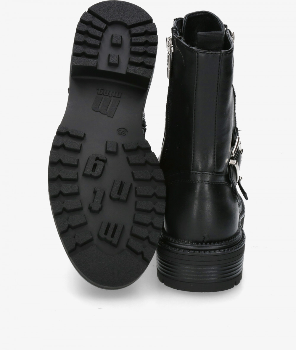 Botines Mustang  54774 en negro Botines Mustang  54774 en negro