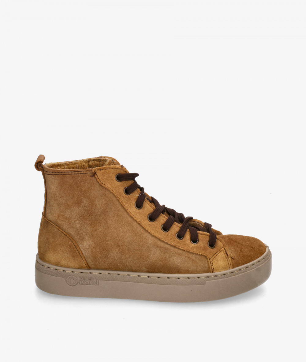 Deportivos Natural World  6220 en serraje camel Deportivos Natural World  6220 en serraje camel