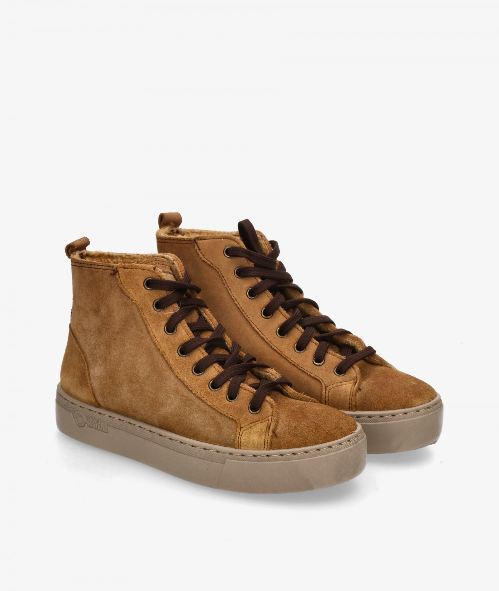 Deportivos Natural World  6220 en serraje camel Deportivos Natural World  6220 en serraje camel