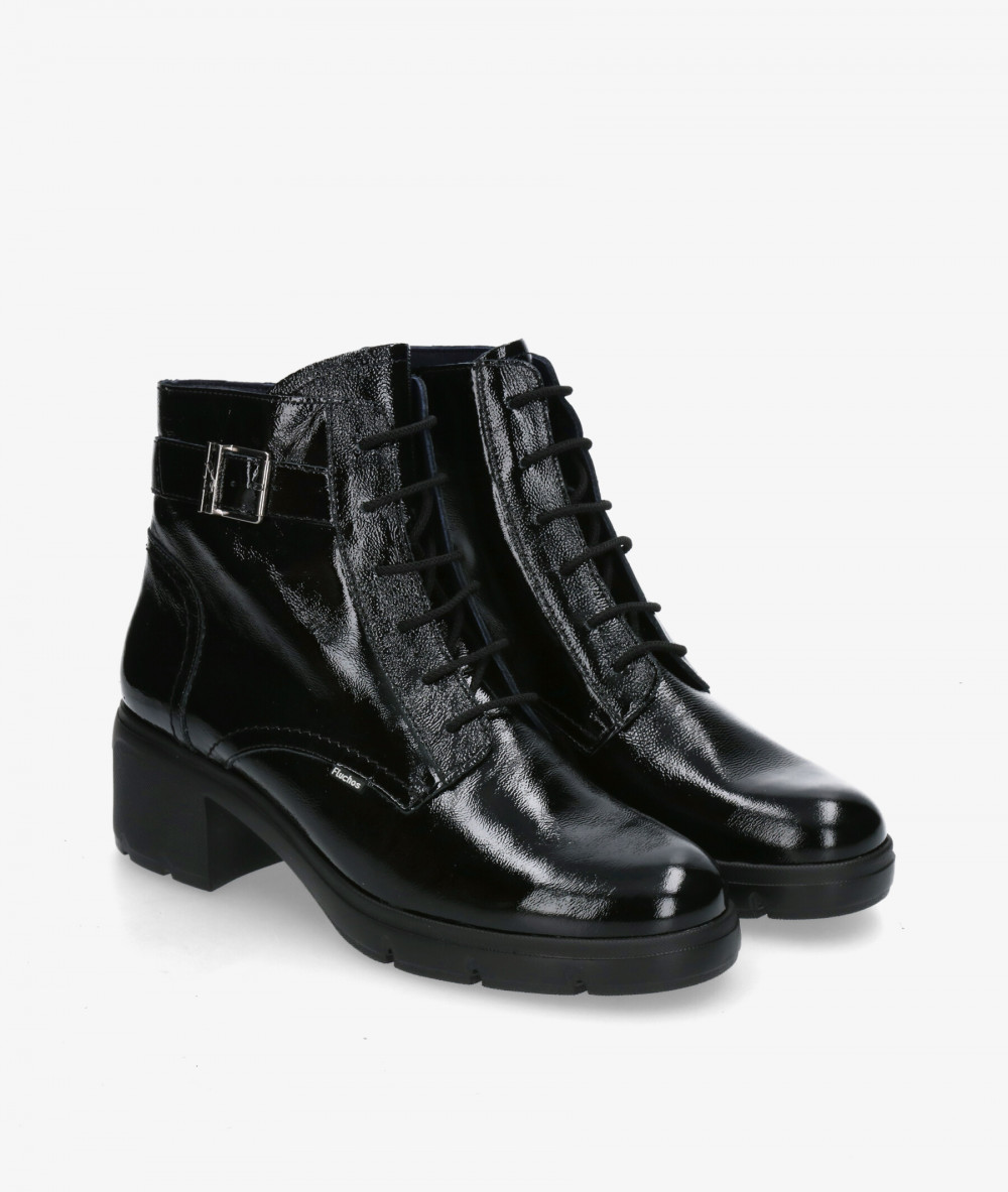 Botines Fluchos  F2107 en charol negro Botines Fluchos  F2107 en charol negro
