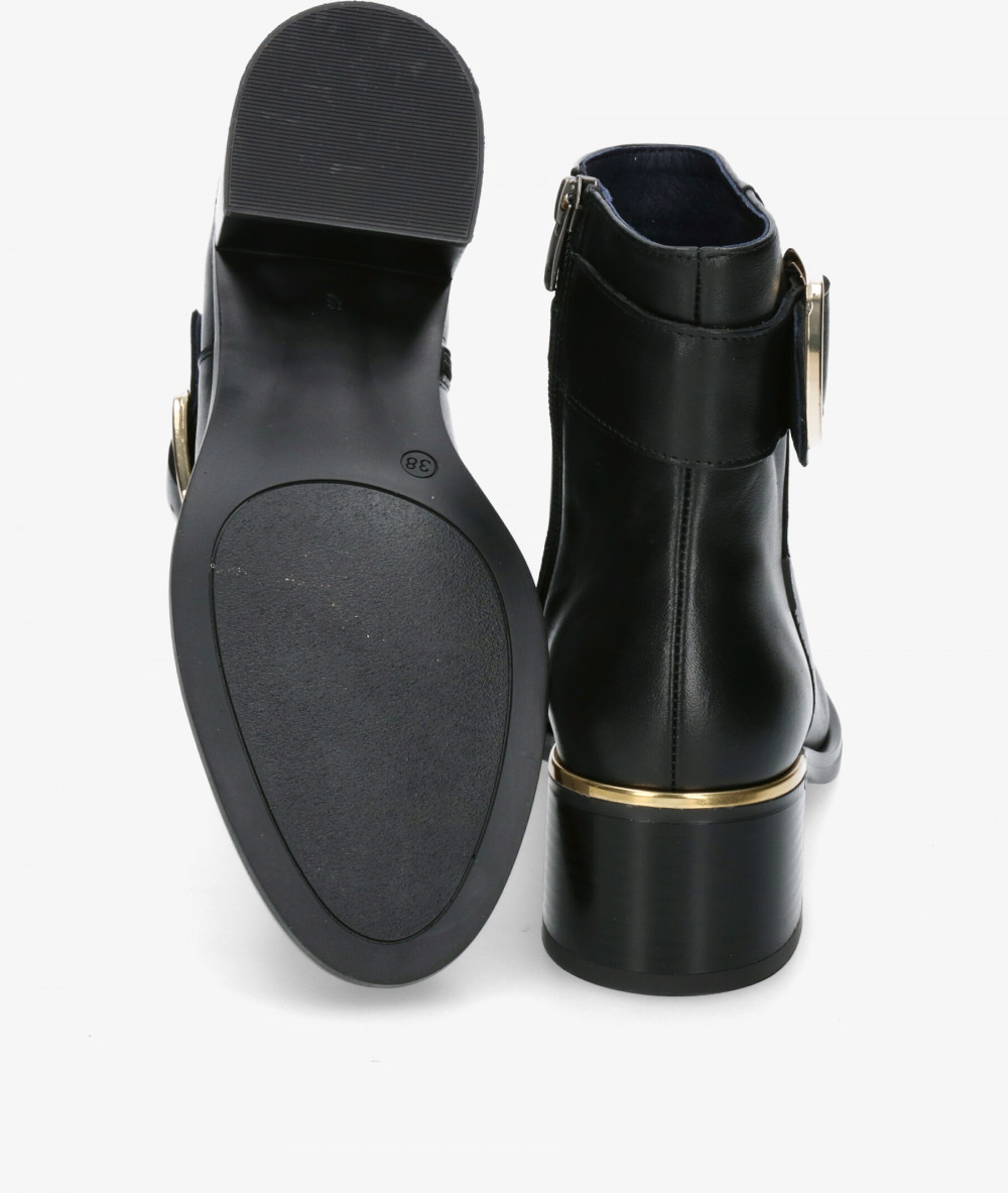 Botines Dorking 9603 en negro