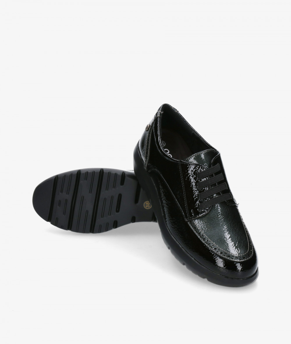 Zapatos confort Amarpies 29308 en charol negro Zapatos confort Amarpies 29308 en charol negro