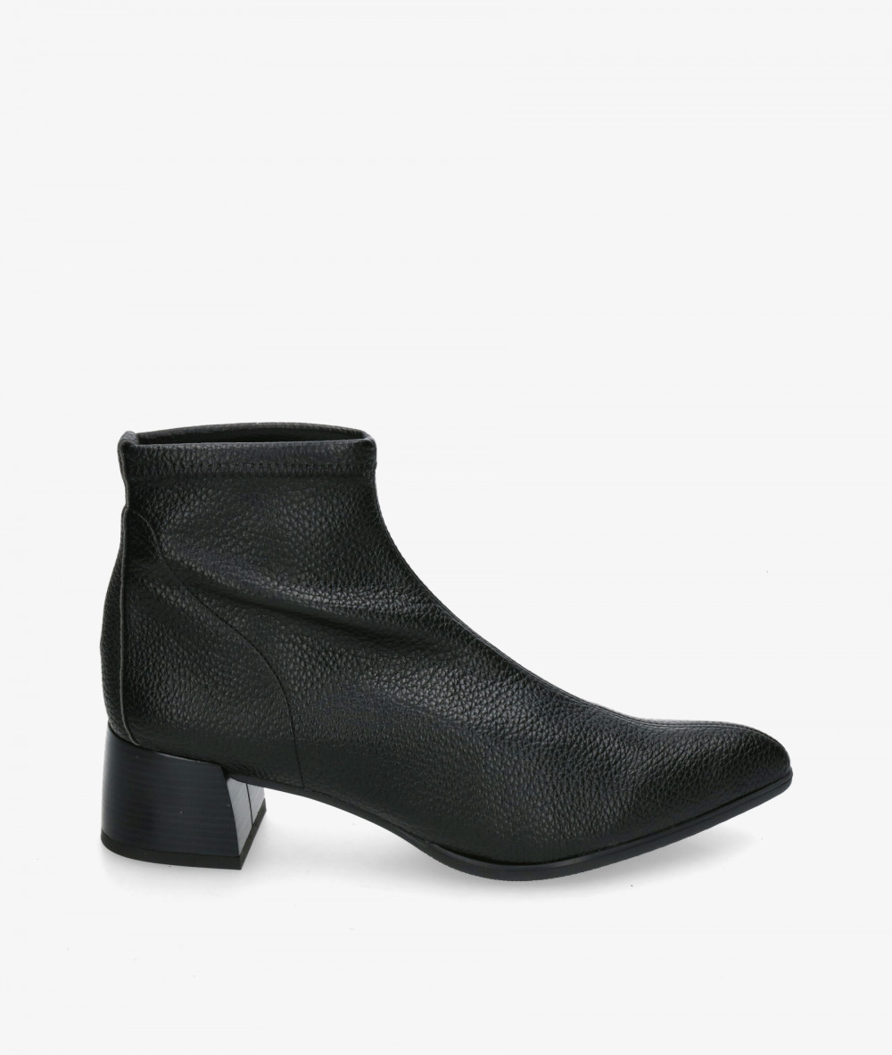 Botines pabloochoa.shoes  5107 en negro Botines pabloochoa.shoes  5107 en negro