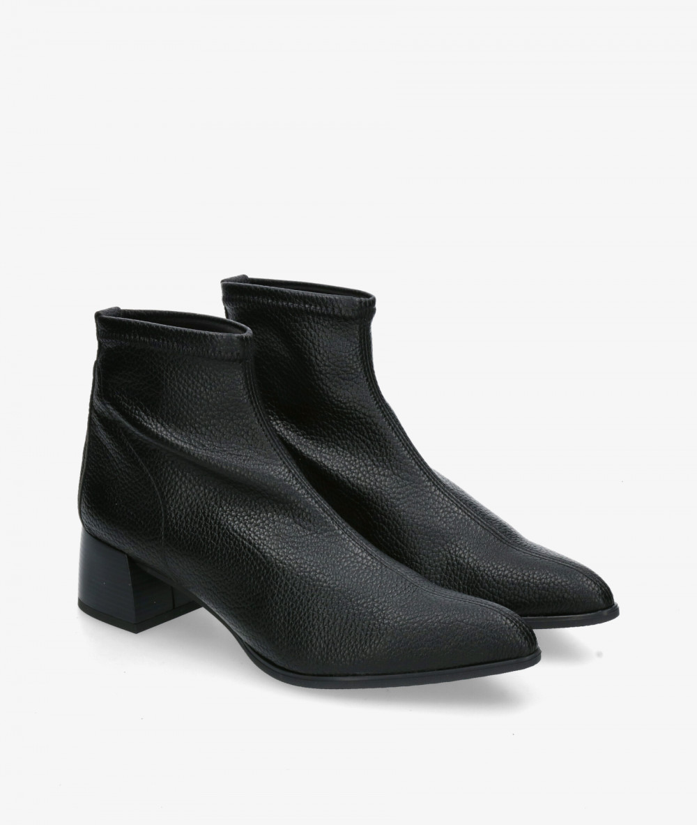 Botines pabloochoa.shoes  5107 en negro Botines pabloochoa.shoes  5107 en negro