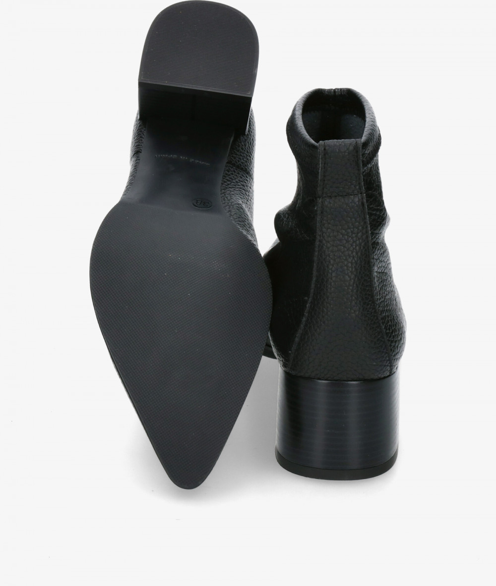 Botines pabloochoa.shoes  5107 en negro Botines pabloochoa.shoes  5107 en negro
