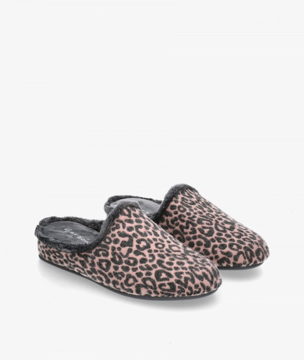 Garzón Slippers  12000 Garzón Slippers  12000