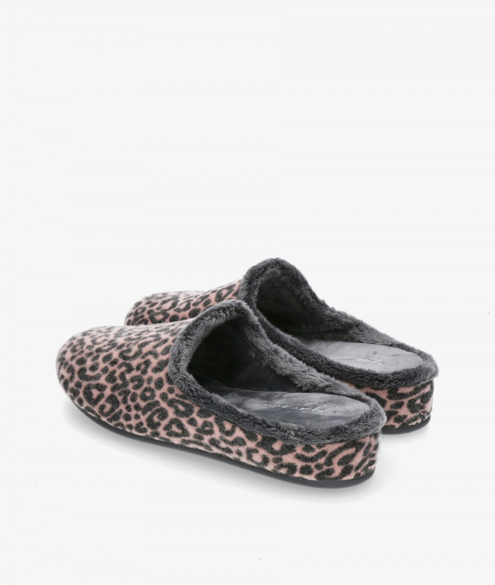 Garzón Slippers  12000 Garzón Slippers  12000