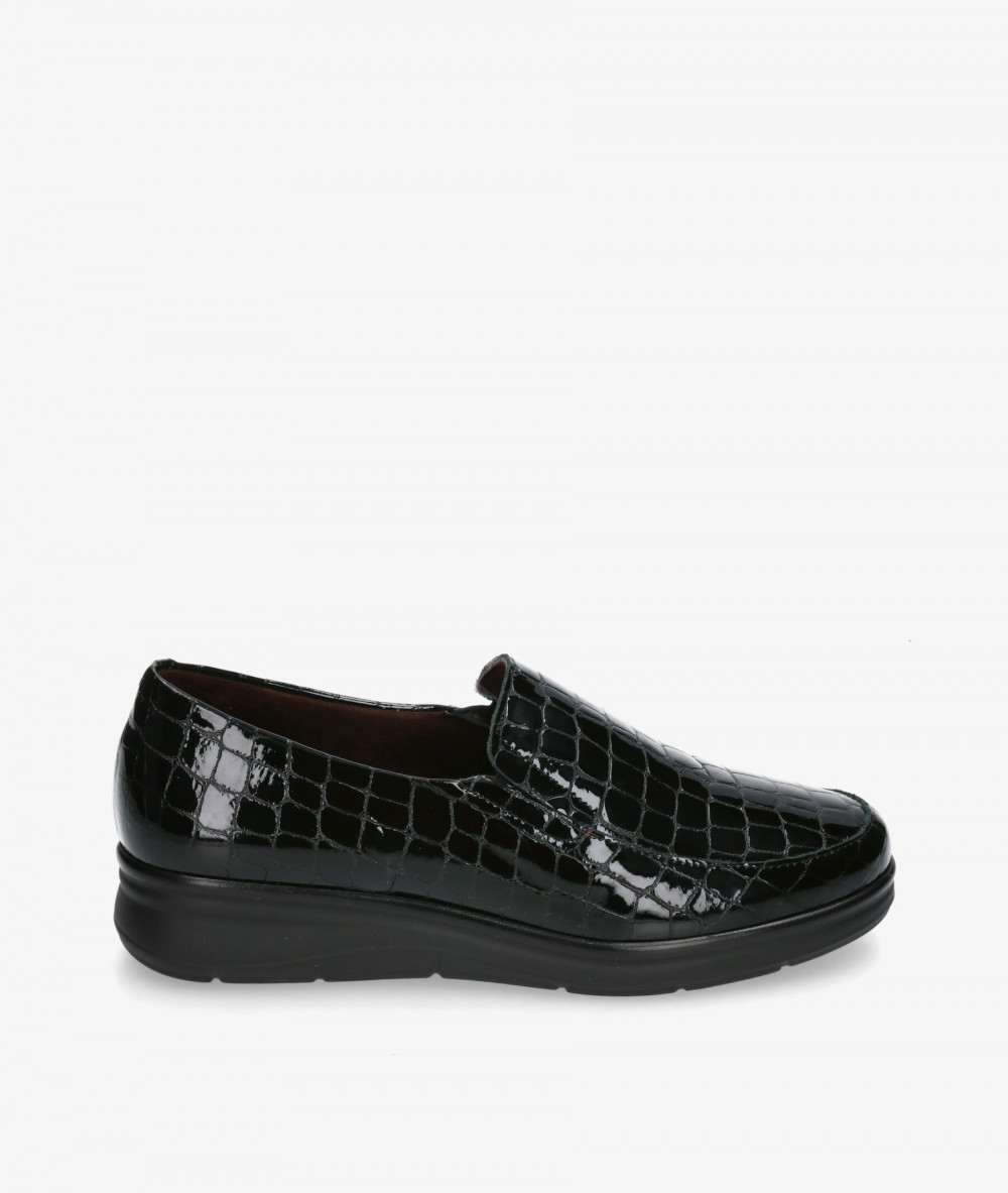 Zapatos confort Pitillos 10700 en charol negro Zapatos confort Pitillos 10700 en charol negro