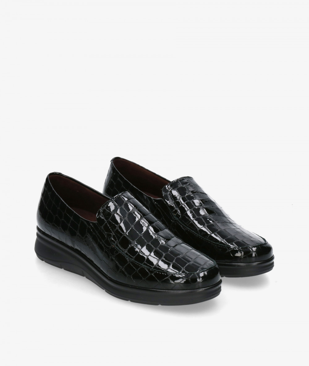 Zapatos confort Pitillos 10700 en charol negro Zapatos confort Pitillos 10700 en charol negro