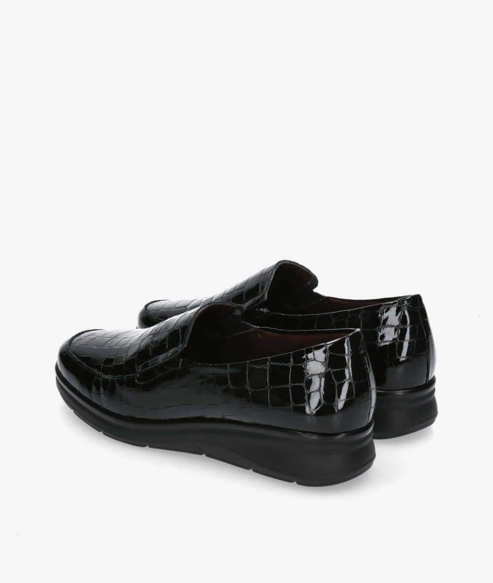 Zapatos confort Pitillos 10700 en charol negro Zapatos confort Pitillos 10700 en charol negro