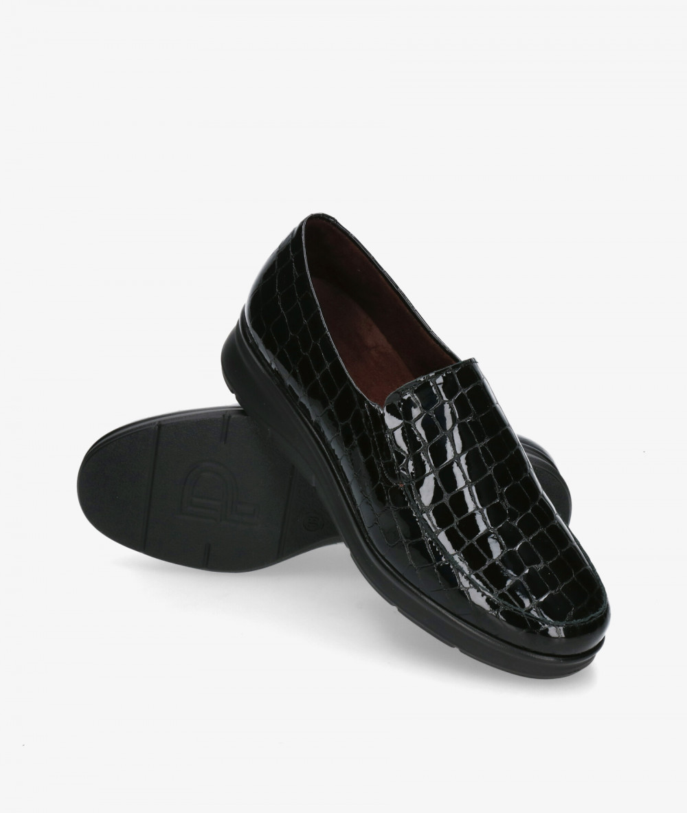 Zapatos confort Pitillos 10700 en charol negro Zapatos confort Pitillos 10700 en charol negro