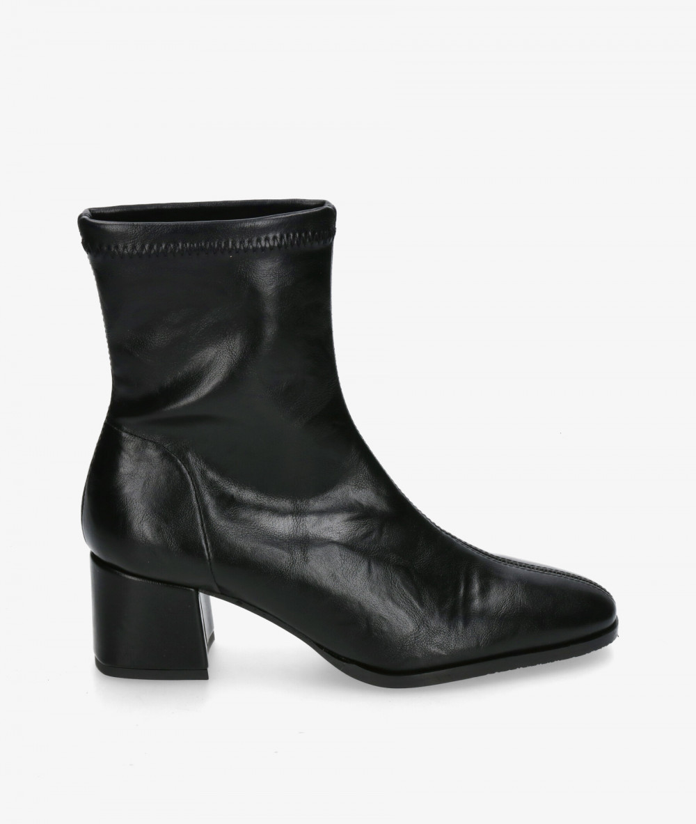 Botines pabloochoa.shoes  78330 en negro Botines pabloochoa.shoes  78330 en negro
