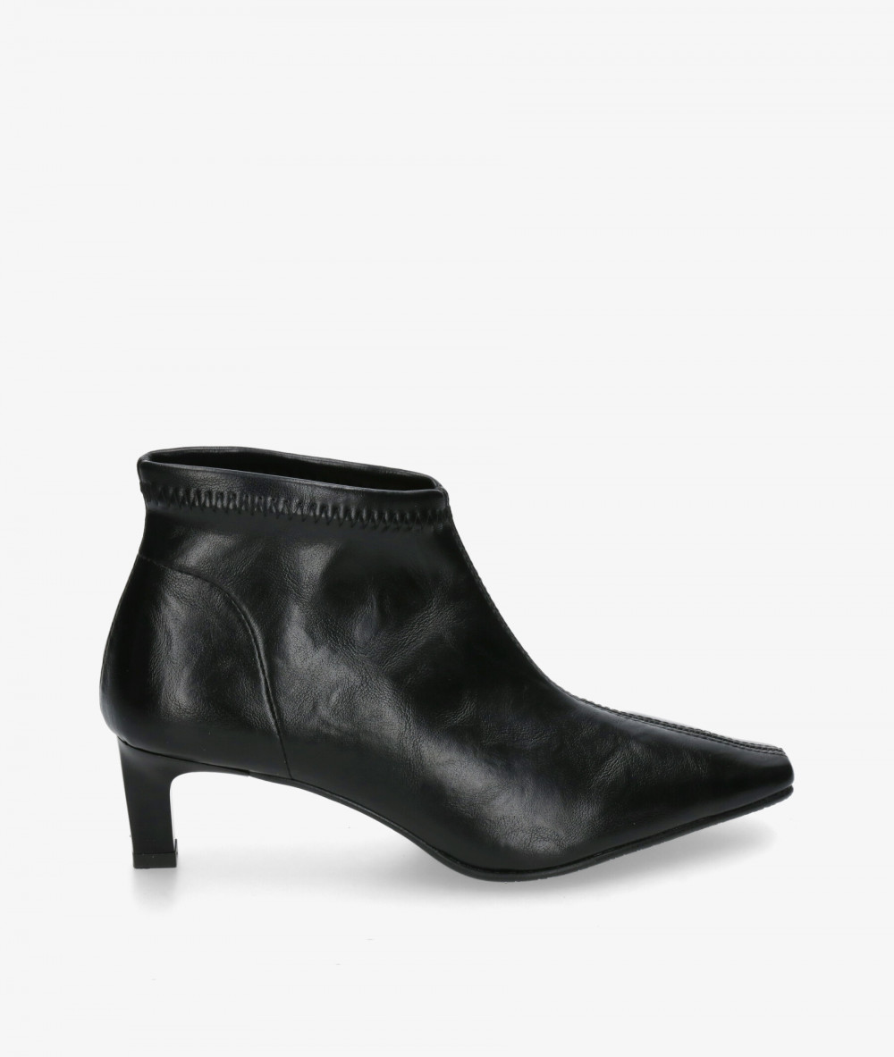 Botines pabloochoa.shoes  78102 en negro Botines pabloochoa.shoes  78102 en negro