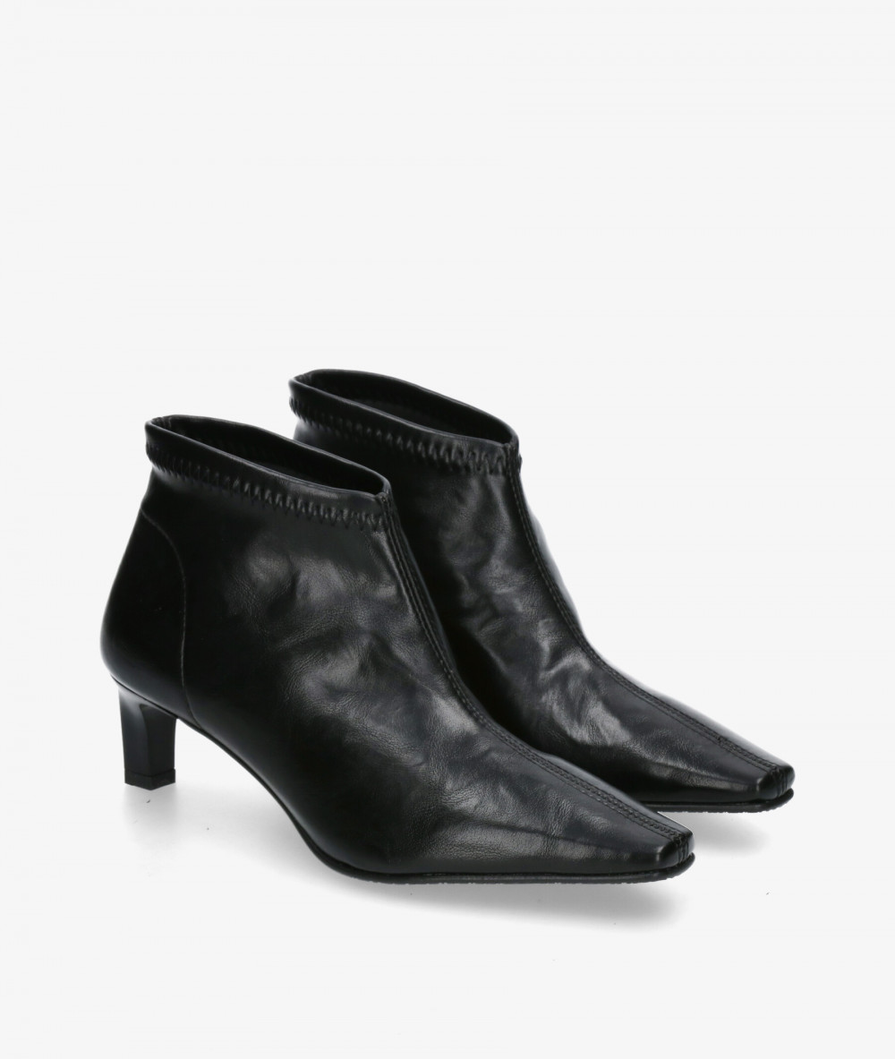 Botines pabloochoa.shoes  78102 en negro Botines pabloochoa.shoes  78102 en negro