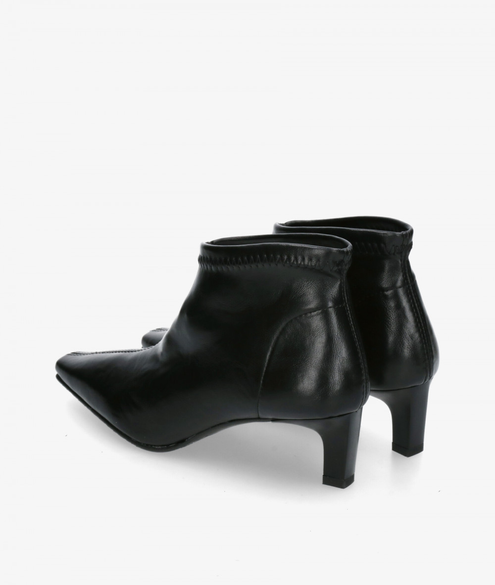 Botines pabloochoa.shoes  78102 en negro Botines pabloochoa.shoes  78102 en negro
