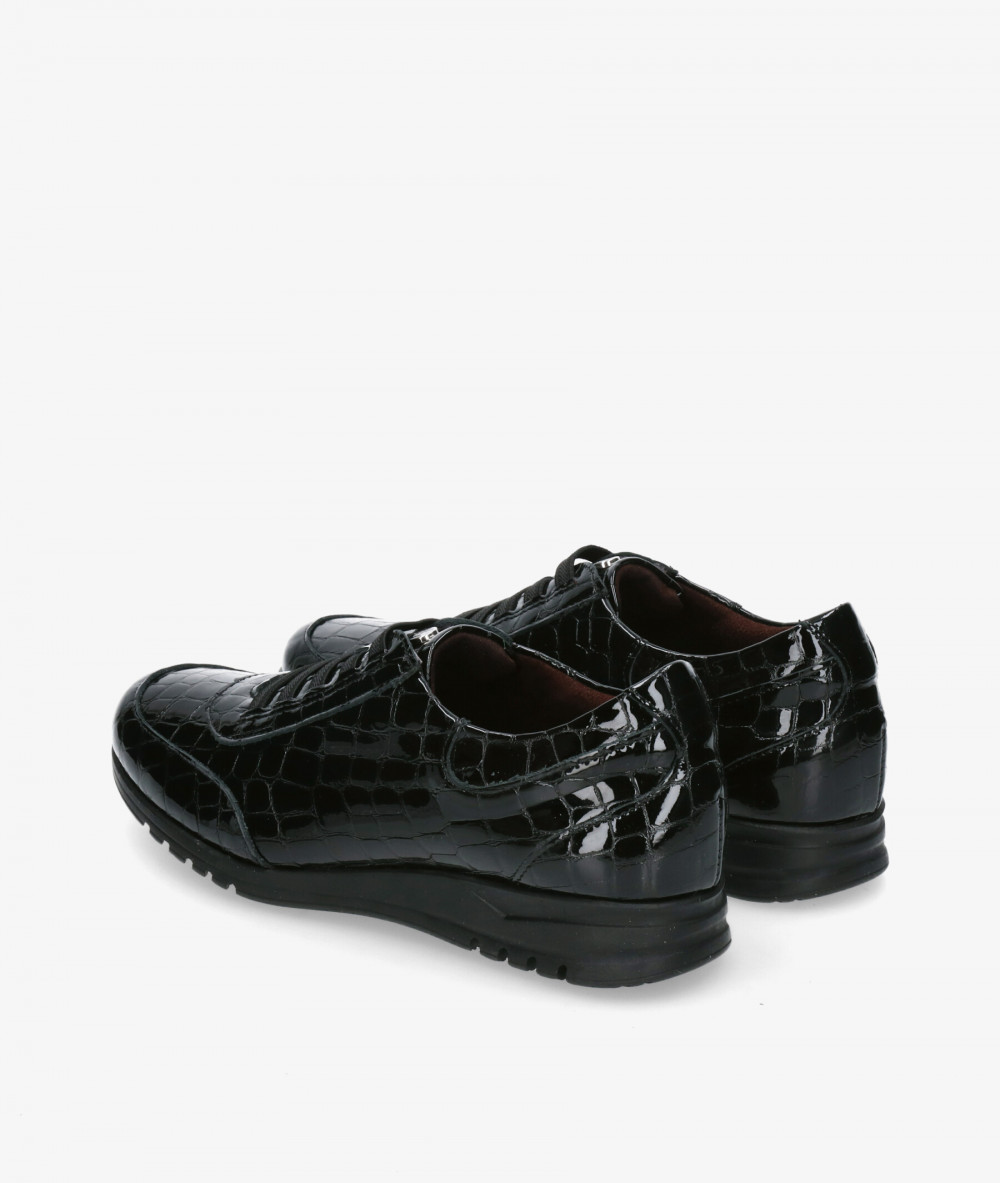 Blanco y negro everyday low heels shoes 20202 in black patent leather Blanco y negro everyday low heels shoes 20202 in black patent leather