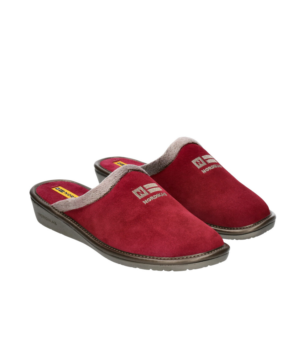 Chinela Nordikas 238-O/8  en serraje burdeos Chinela Nordikas 238-O/8  en serraje burdeos