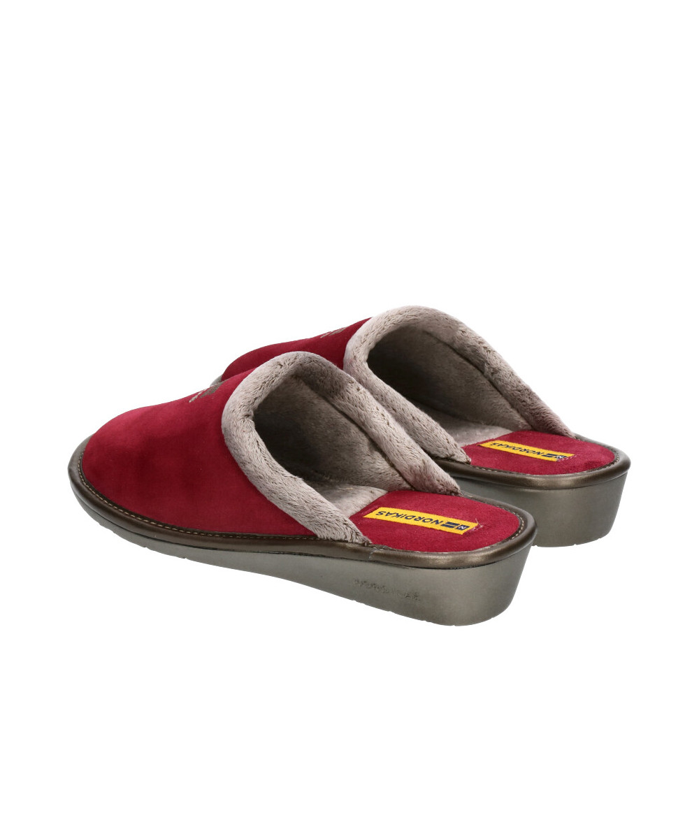 Chinela Nordikas 238-O/8  en serraje burdeos Chinela Nordikas 238-O/8  en serraje burdeos