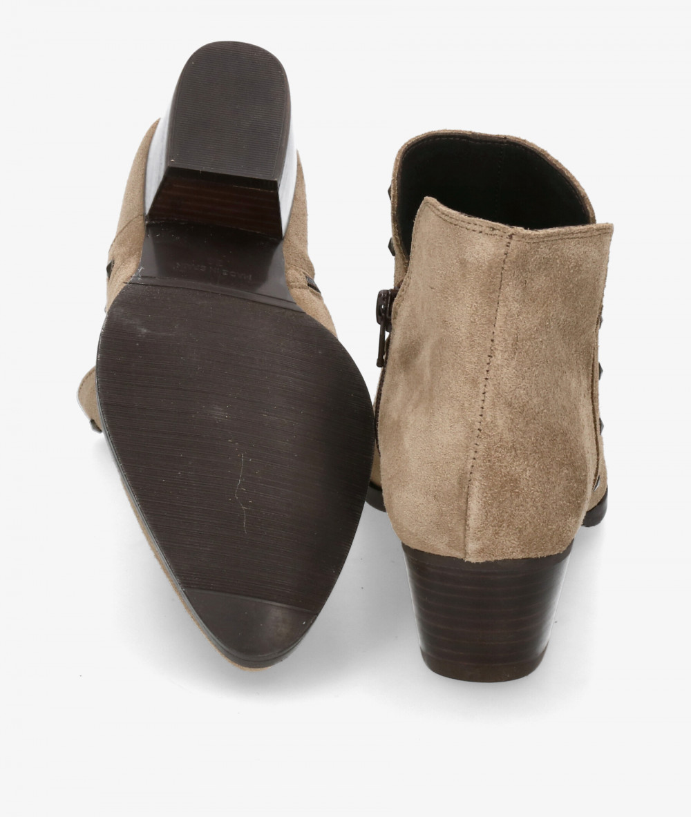 Botines Kénnebec 954 TACHAS en serraje taupe