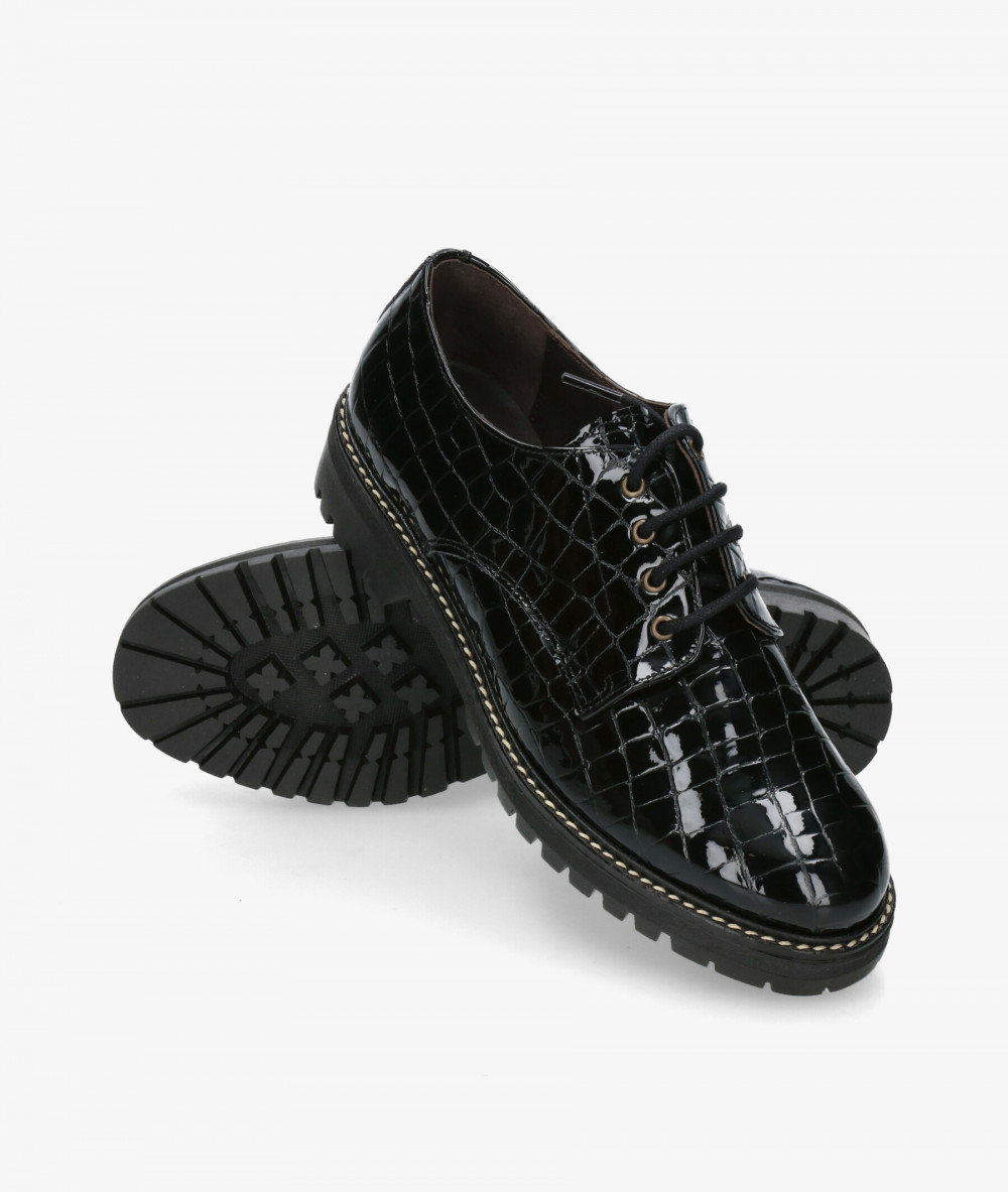 Kénnebec Oxford shoes 684 in black patent leather Kénnebec Oxford shoes 684 in black patent leather