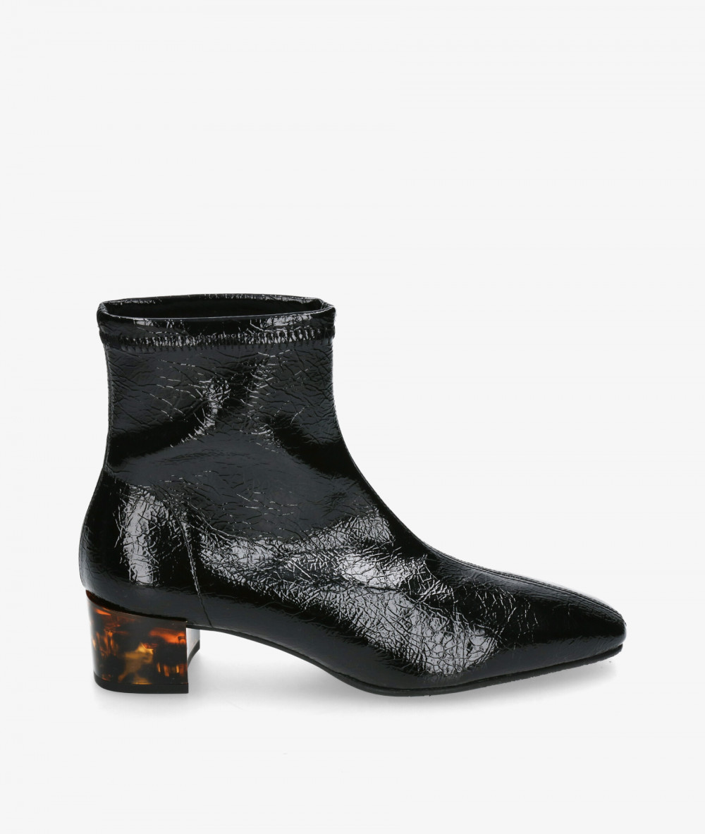 Botines pabloochoa.shoes 78236 en charol negro