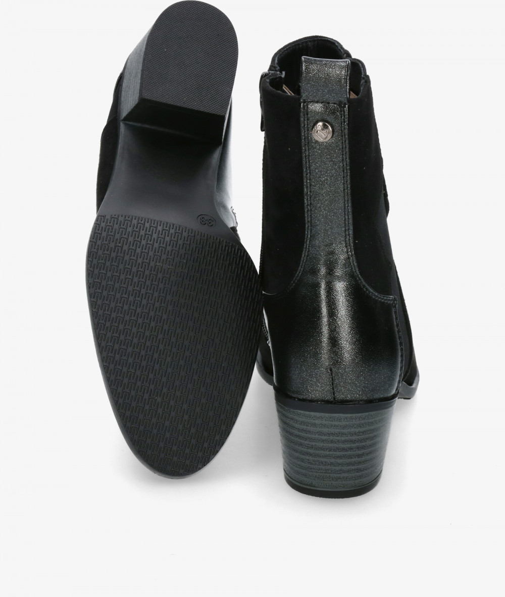 Botines Amarpies 29503 en negro Botines Amarpies 29503 en negro