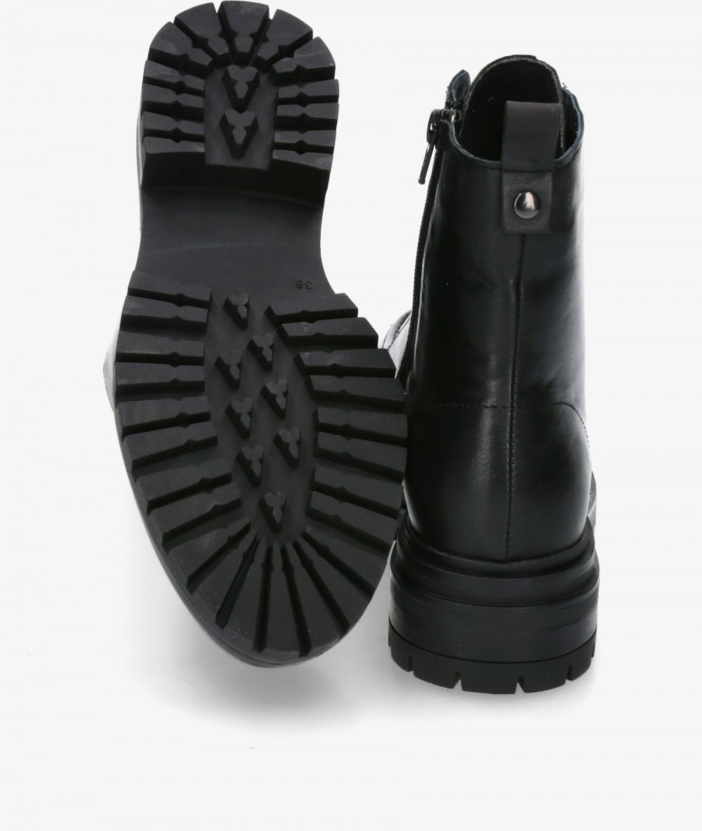 Botines Traveris B-3502 en negro