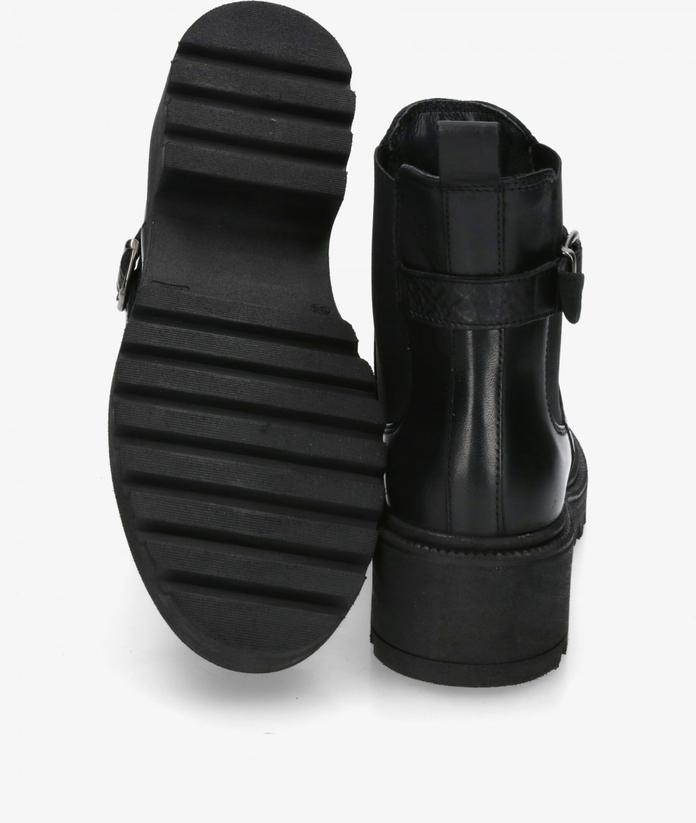 Botines Traveris IB-24552 en negro