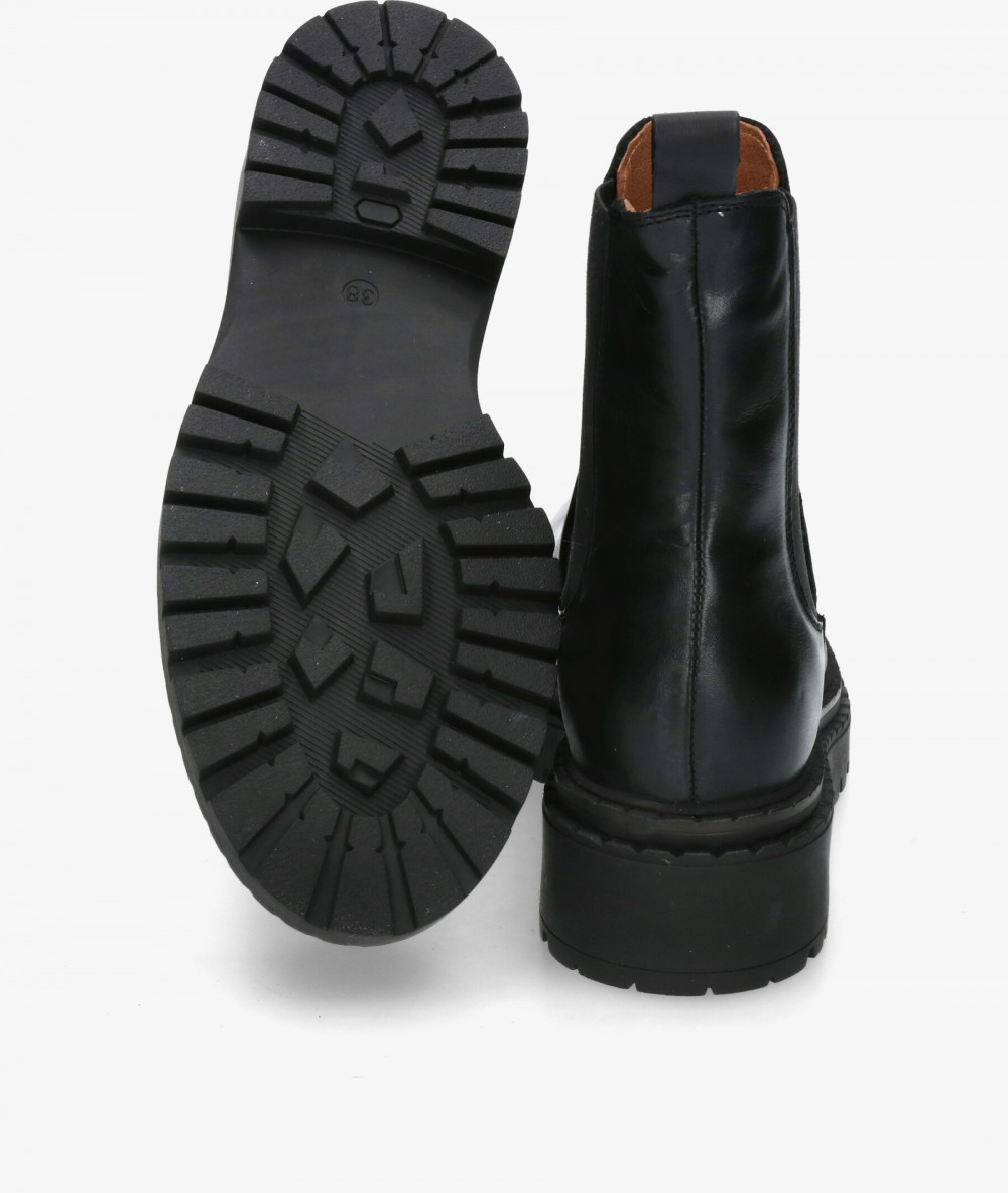 Botines Traveris B-3458 en negro