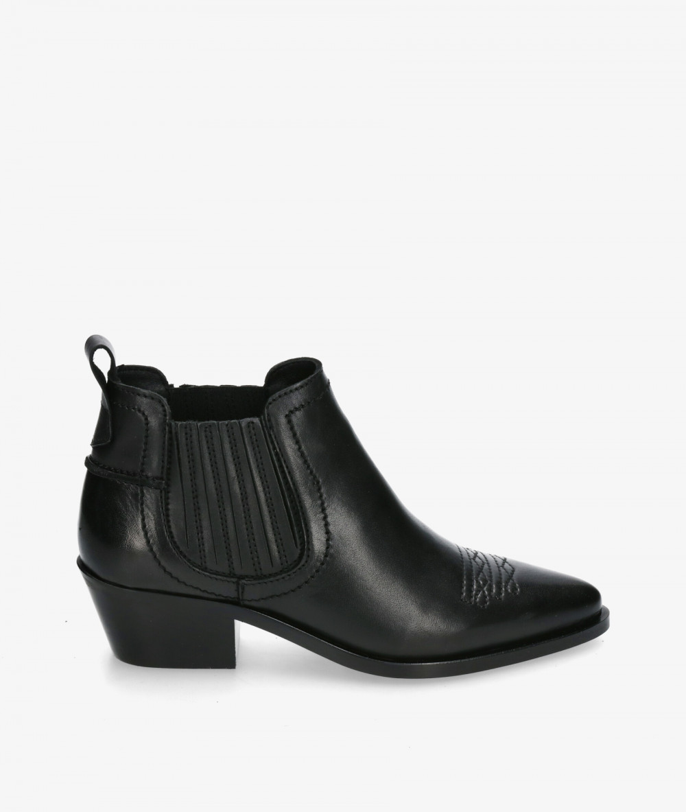 Botines LOL KORA 7231 en negro