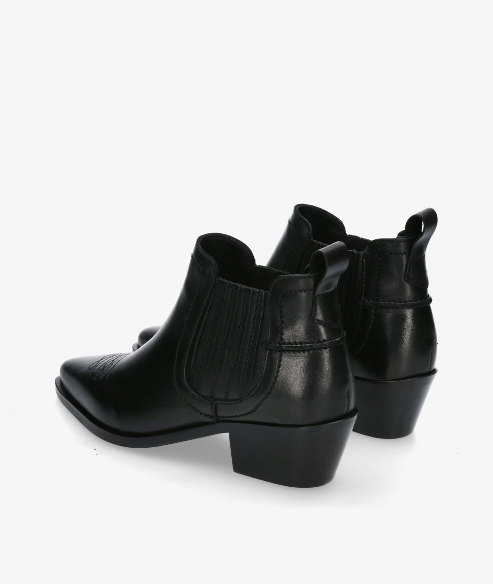 Botines LOL KORA 7231 en negro