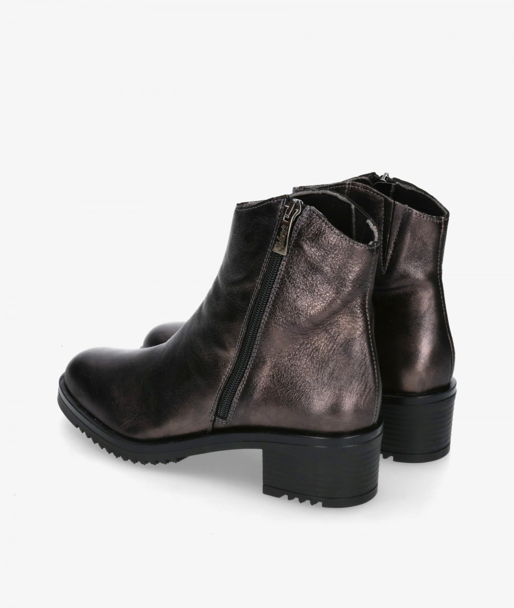 Botines Valeria´s  2328 en plomo