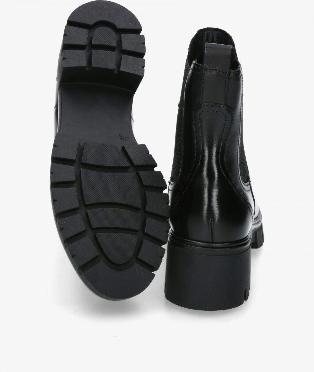 Botines Traveris LOR40-1676 en negro