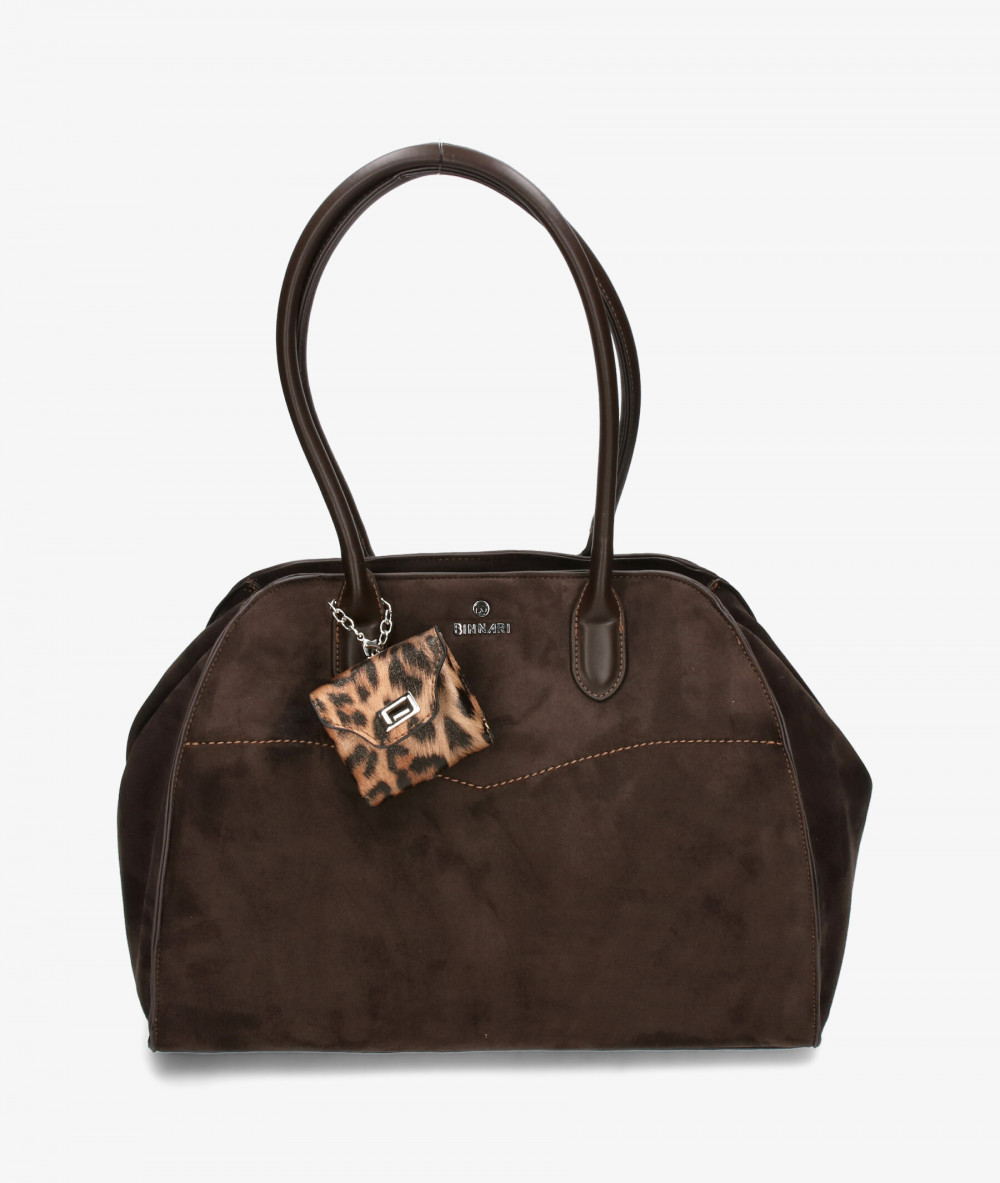 Elevate your look! Our Bag collection a combination of design, quality and comfort for your daily outfits