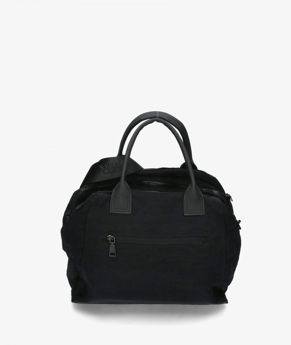 Elevate your look! Our Bag collection a combination of design, quality and comfort for your daily outfits