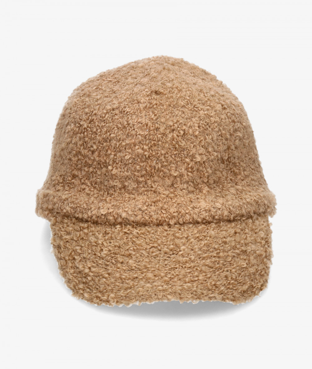 Elevate your look! Our Cap collection a combination of design, quality and comfort for your daily outfits