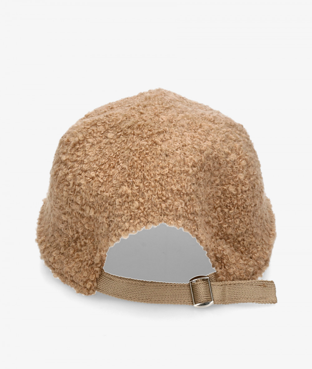 Elevate your look! Our Cap collection a combination of design, quality and comfort for your daily outfits