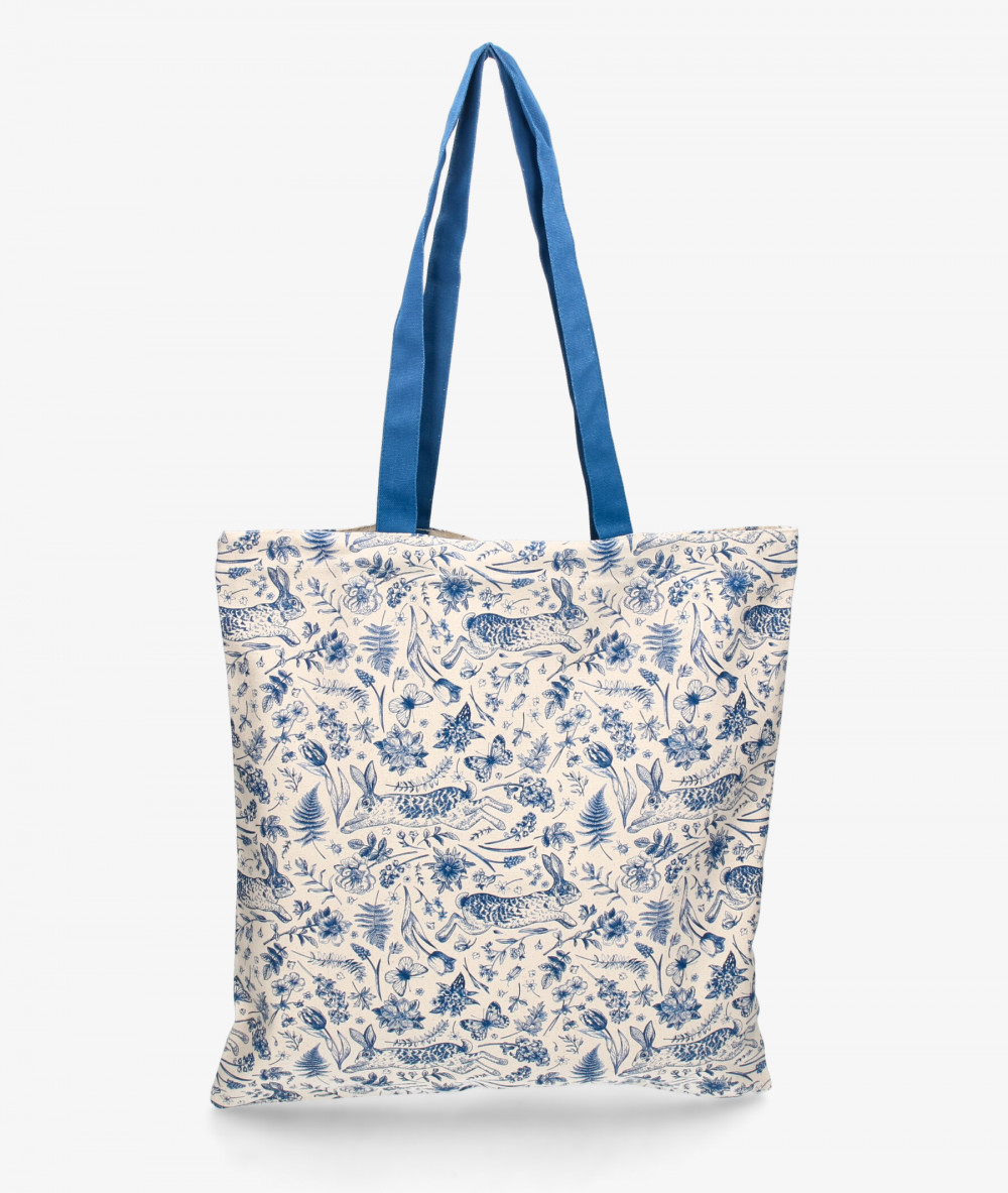 Elevate your look! Our Tote bag collection a combination of design, quality and comfort for your daily outfits