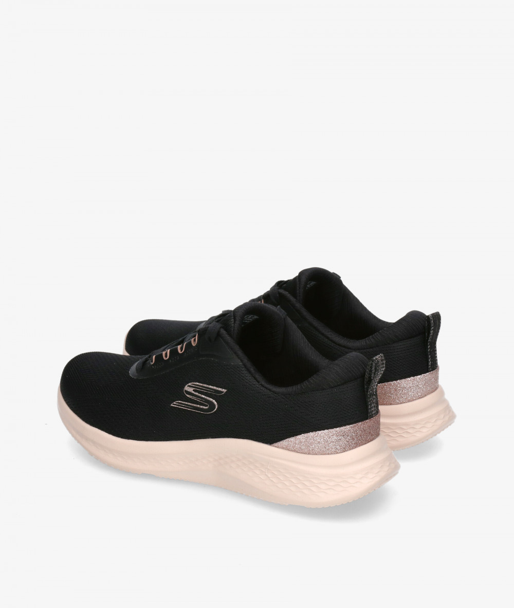 Deportivos Skechers 150629 en negro