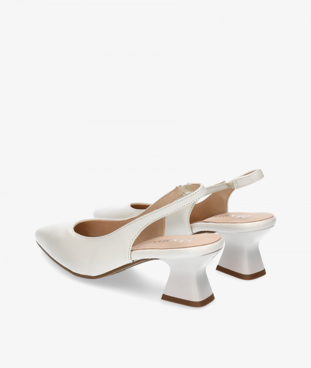 bloom&you Dress medium heel shoes LILY in off-white