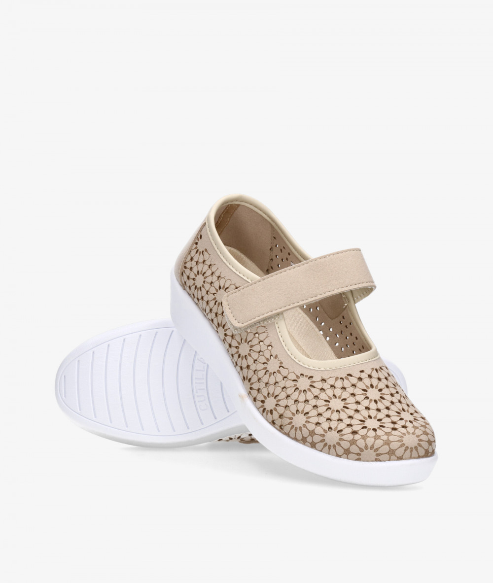DOCTOR CUTILLAS Comfort shoes 38470 in beige